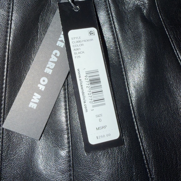 NWT Alice + Olivia Vegan Leather Carter Pleated Skirt Size 0 - Picture 3 of 5